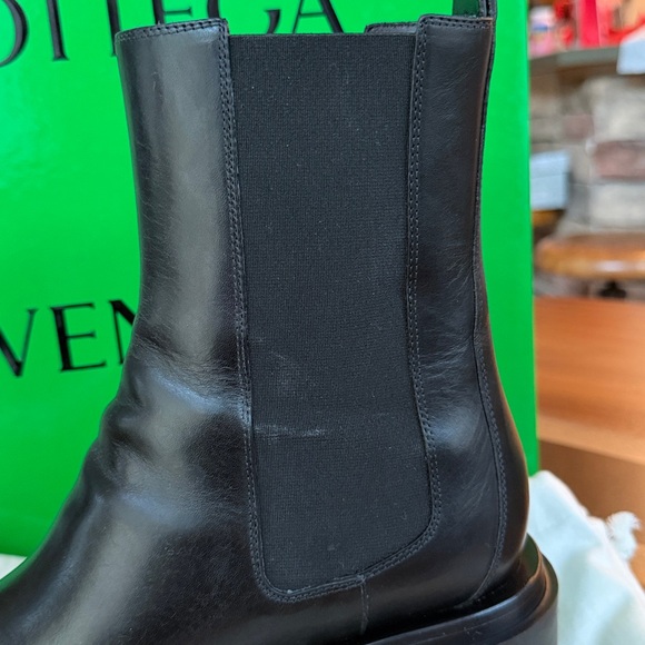 Authentic Bottega Veneta Black Leather Lug Chelsea Boots - Picture 7 of 16